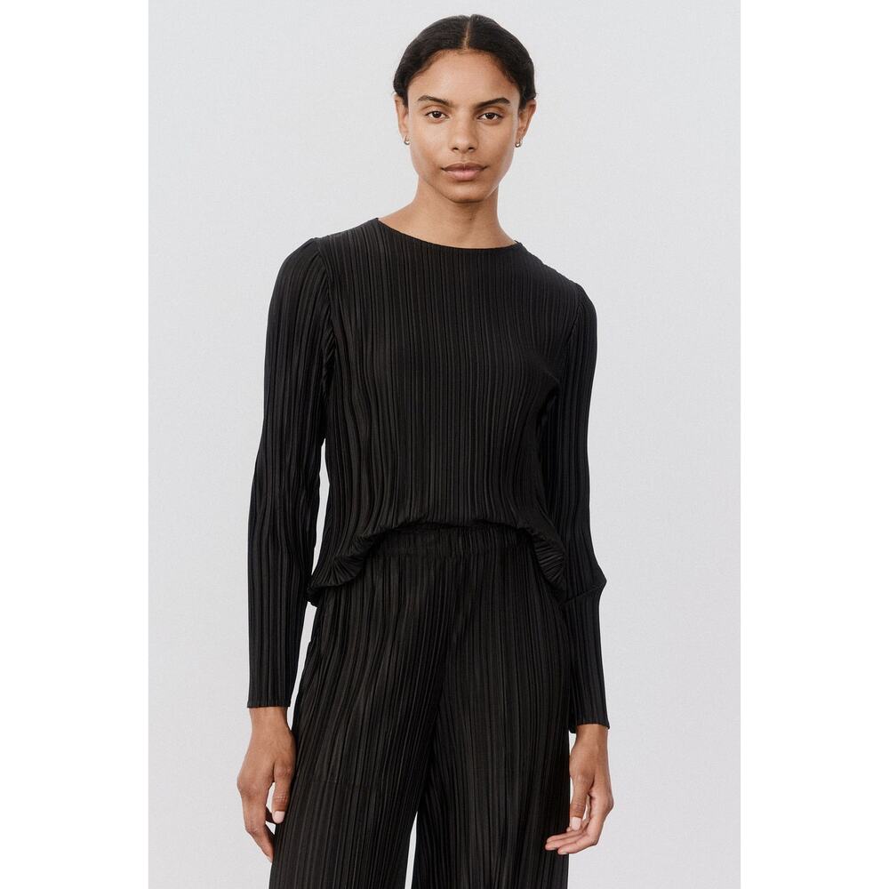 NWT Ruti Poetic Plisse Pleated Top Black Size M/L